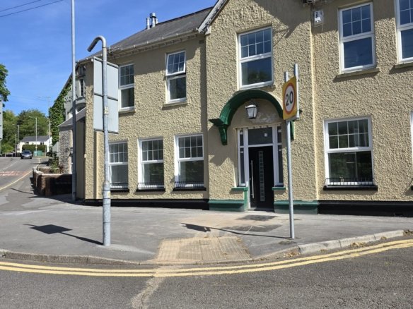Dynevor Terrace, Pontardawe, Neath Port Talbot SA8 4HX