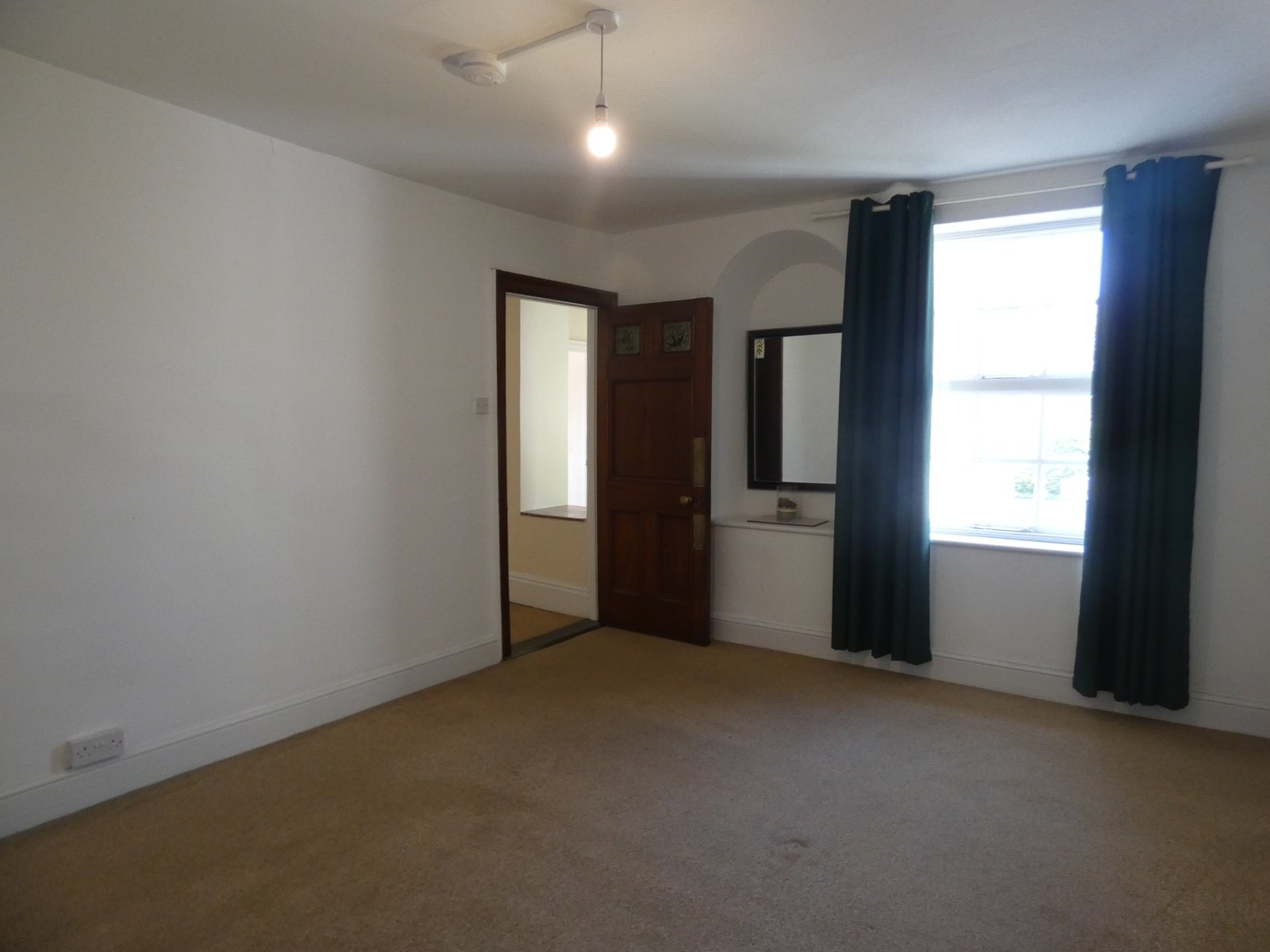 P1070159 Herberts Lodge – Elegant Historical Home with Private Grounds (To Let)