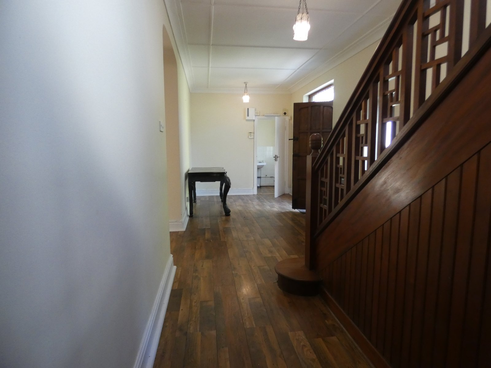 P1070160 Herberts Lodge – Elegant Historical Home with Private Grounds (To Let)