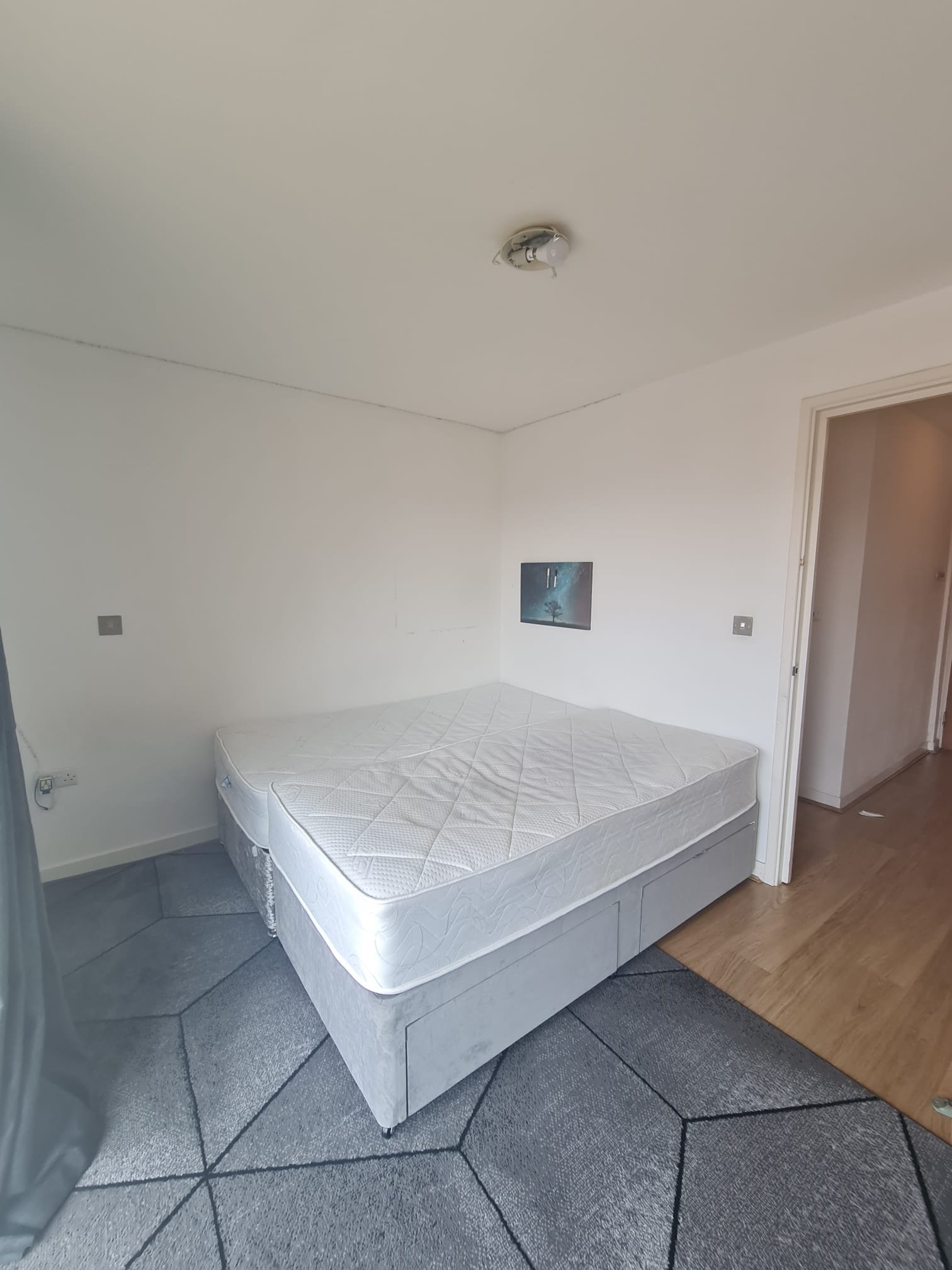 WhatsApp Image 2026-07-02 at 13.17.08 2 Bedroom Apartment For Sale – Swansea. SA1